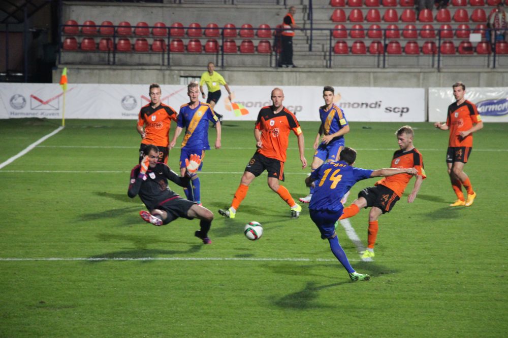Tofiloski tries to make a save Tofiloski tries to make a save